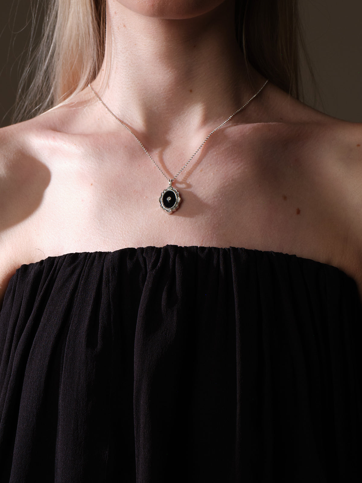 The Focused Collier Double Face (Small Version)