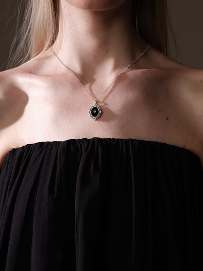 The Focused Collier Double Face (Small Version)
