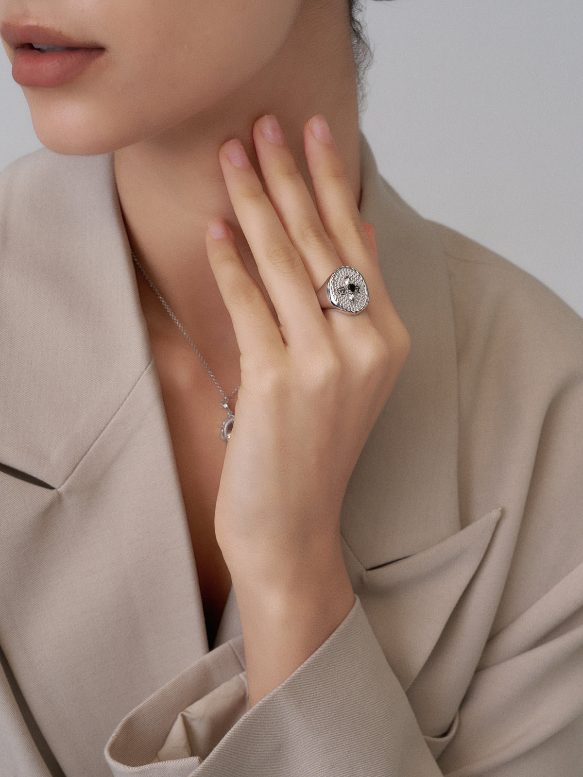 Lilac Noir Bague